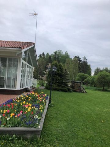 Wonderful Cottage By The Lake Hautjarvi Bagian luar foto